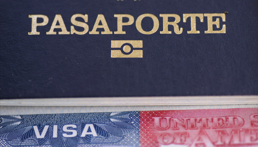 申请美国探亲签证面签时一定要用英语吗？