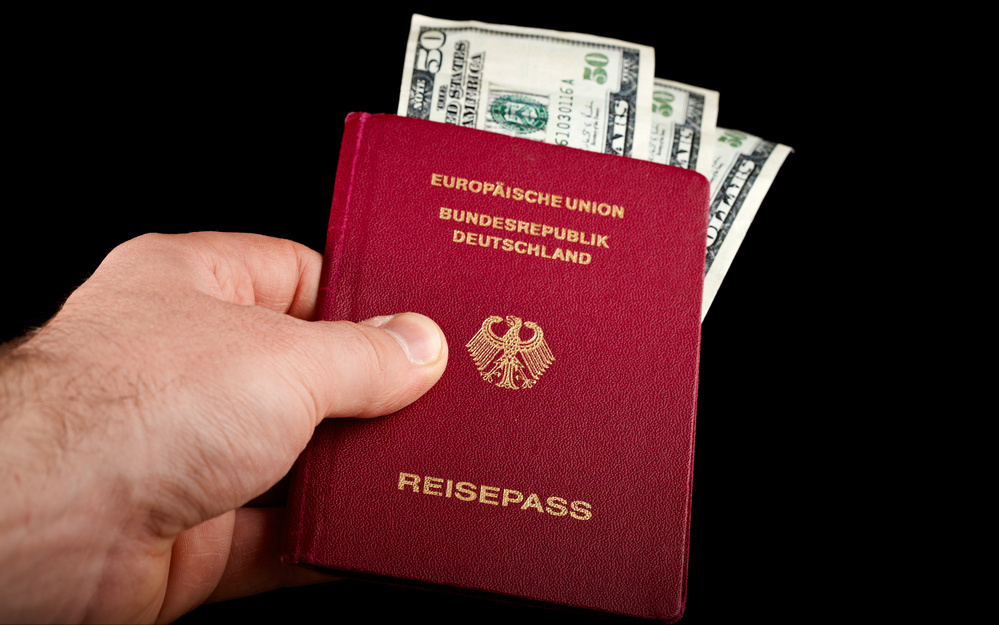 德国签证出签后，访问学者应核对哪些信息？